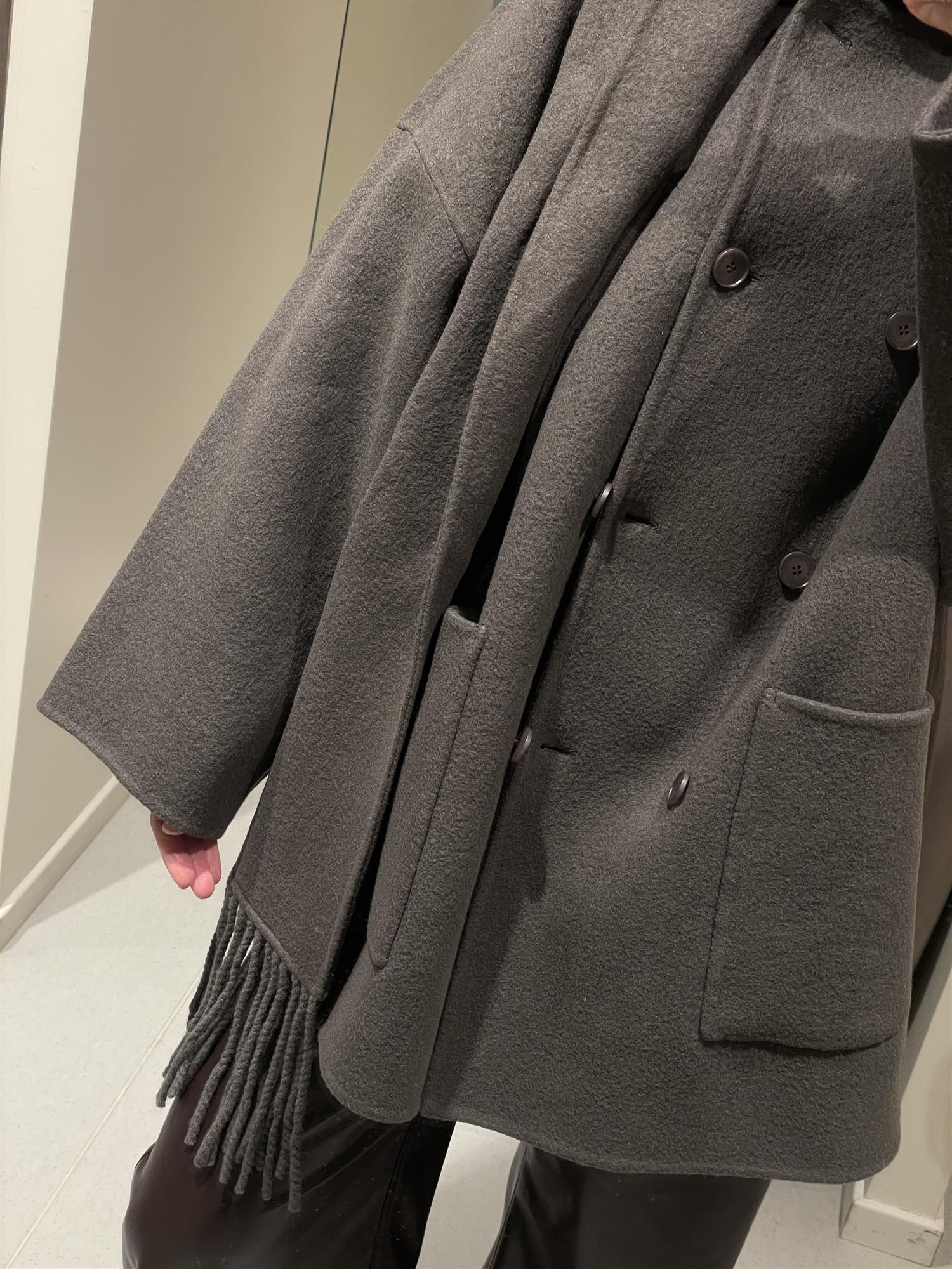 Jakke - Short Coat With Fringed Scarf Ivy Green