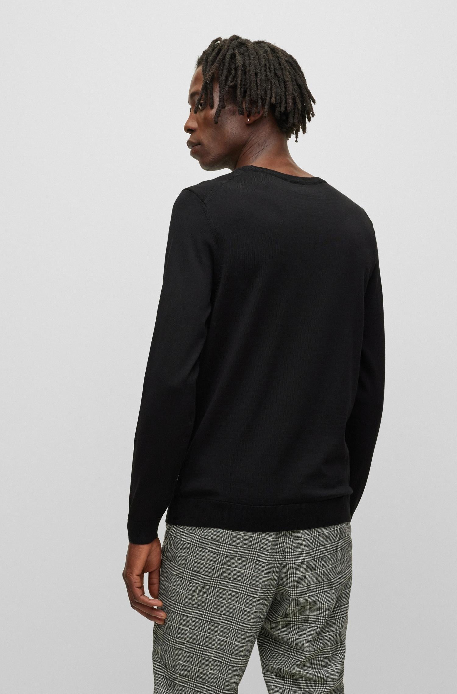 Genser - Leno-P Slim-fit Sweater in Merino wool with Crewneck Black