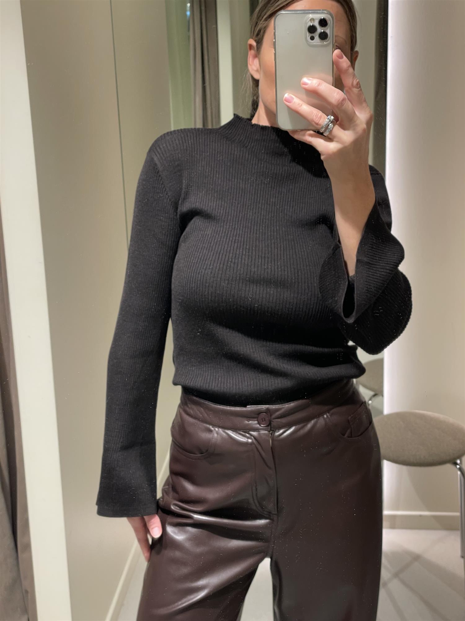 Genser - Ribbed Sweater With Flared Sleeves Moro