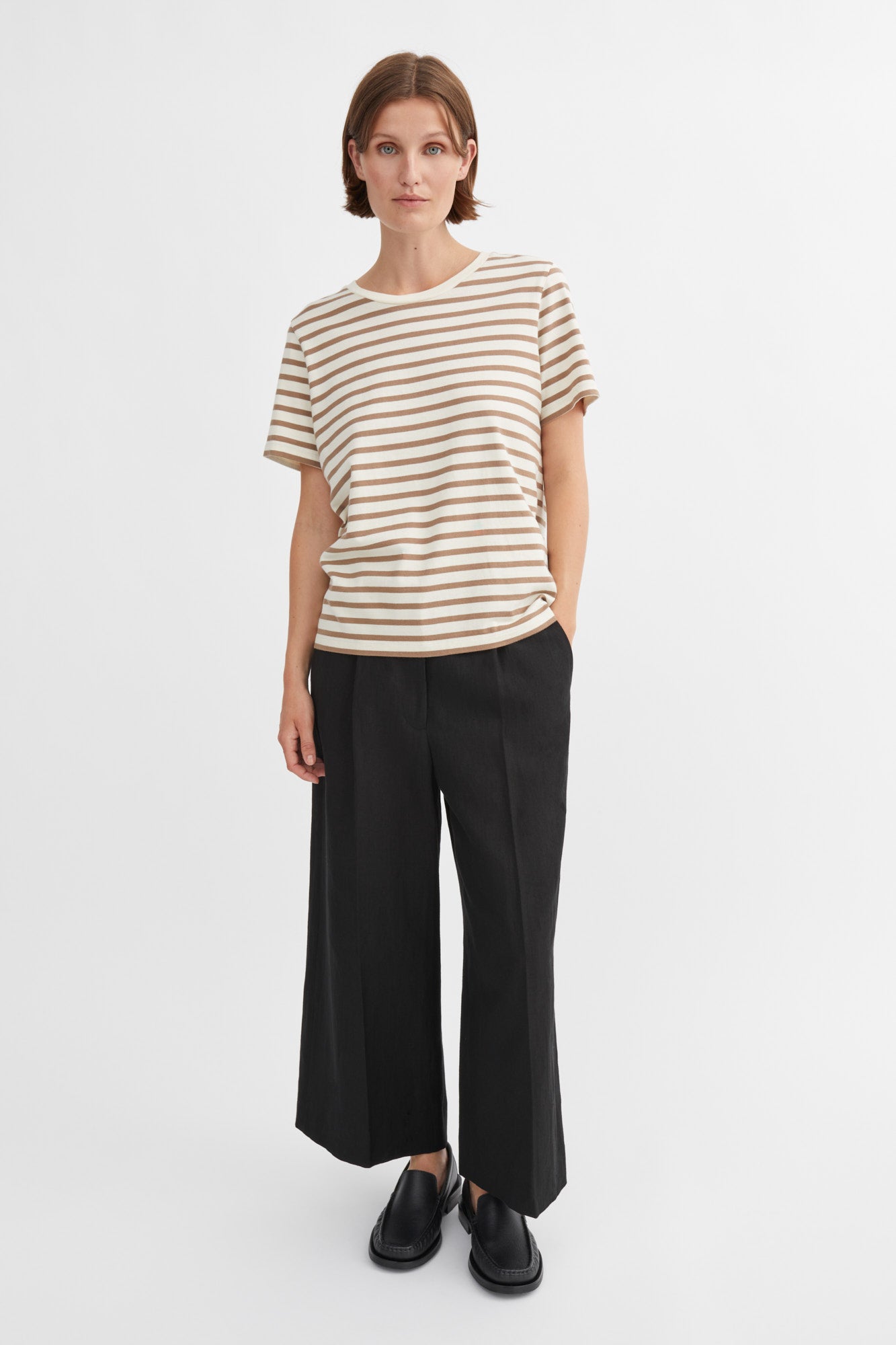T skjorte - Loui Regular Tee Light Brown / White Stripe