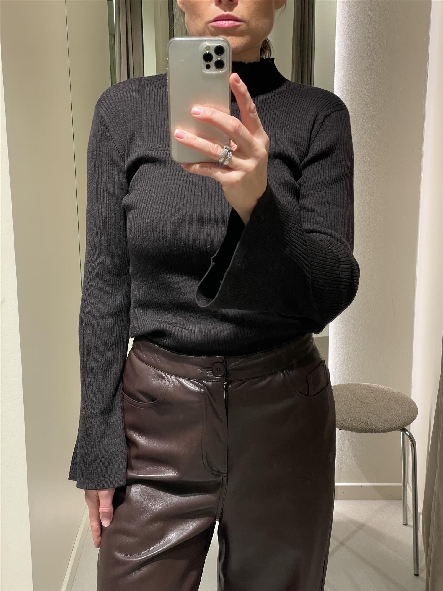 Genser - Ribbed Sweater With Flared Sleeves Moro