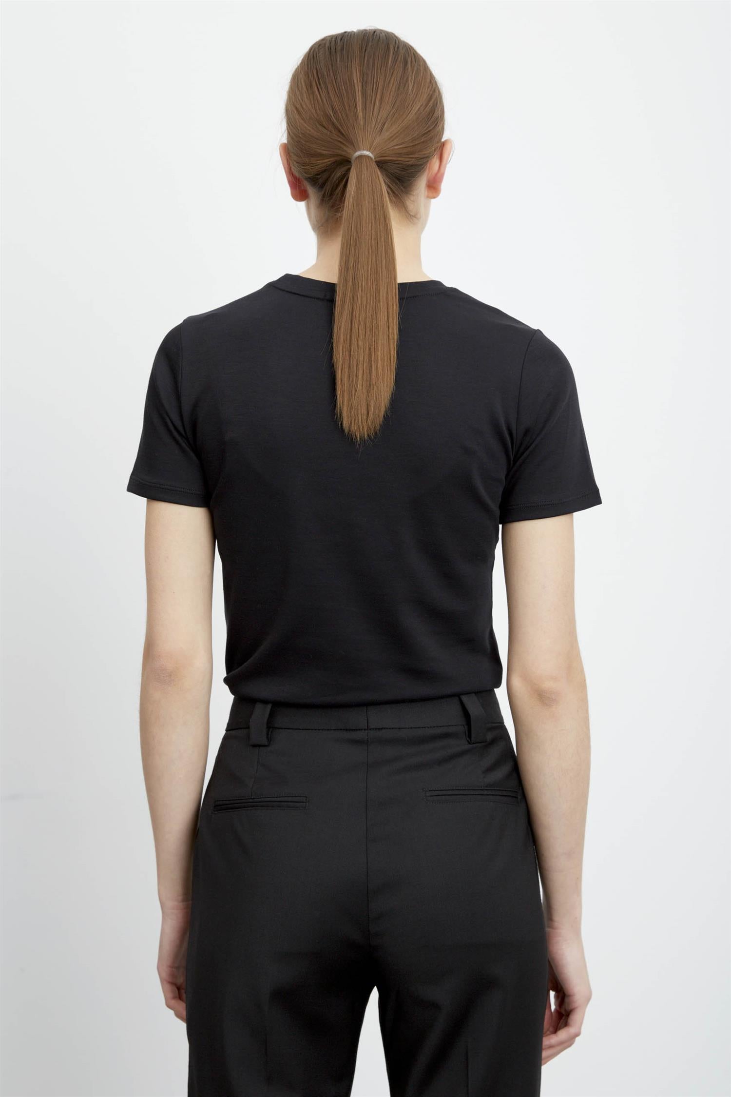 T skjorte - Agnes Tee Black