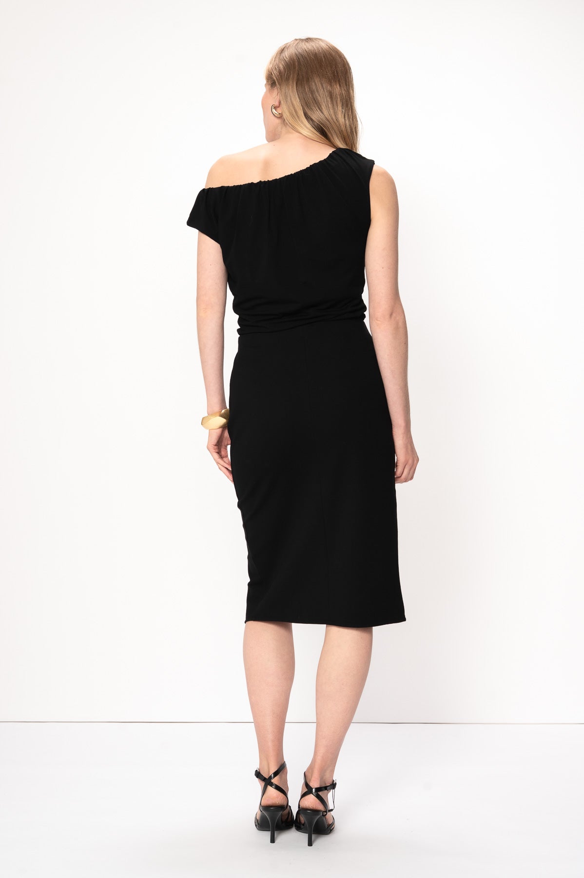 Topp - Nia Black