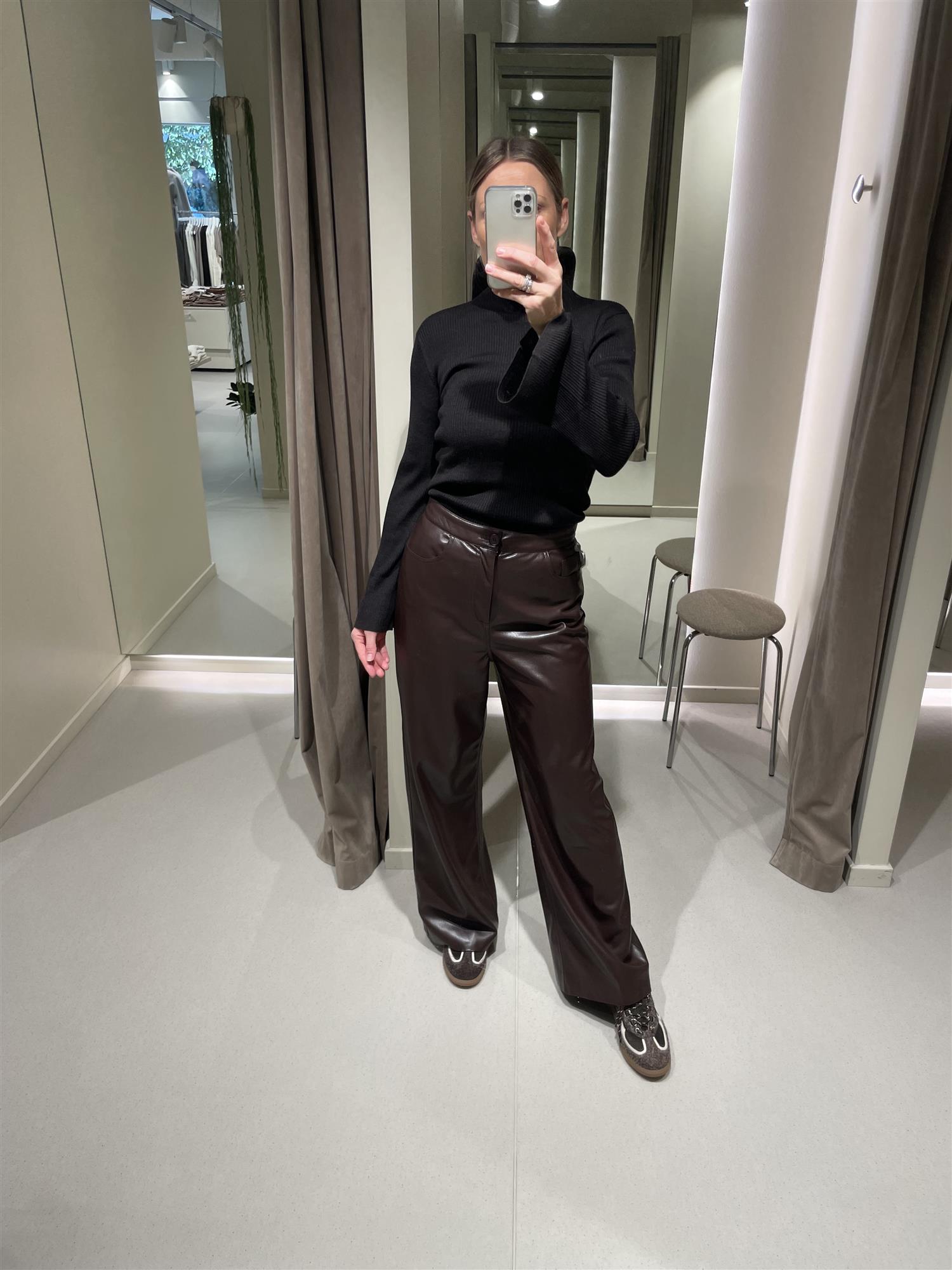 Genser - Ribbed Sweater With Flared Sleeves Moro