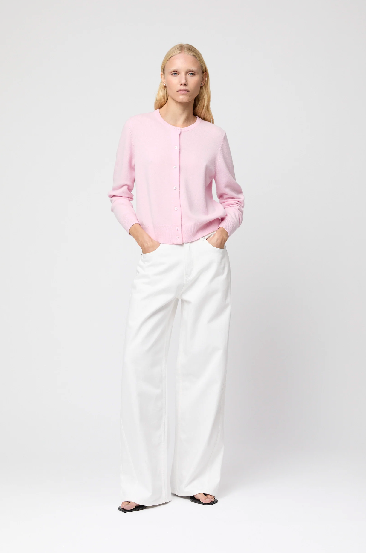 Cardigan - Classic Wool Cardigan Ballet Pink