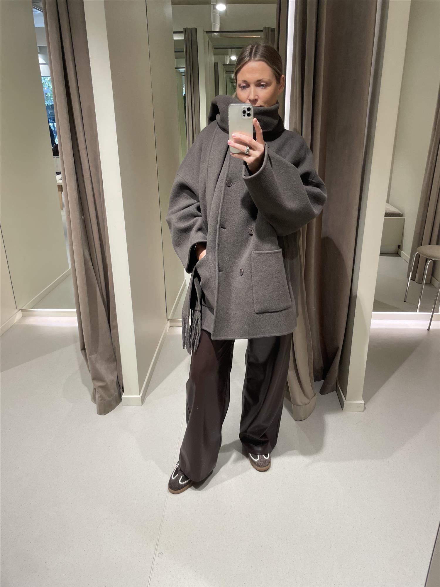 Jakke - Short Coat With Fringed Scarf Ivy Green