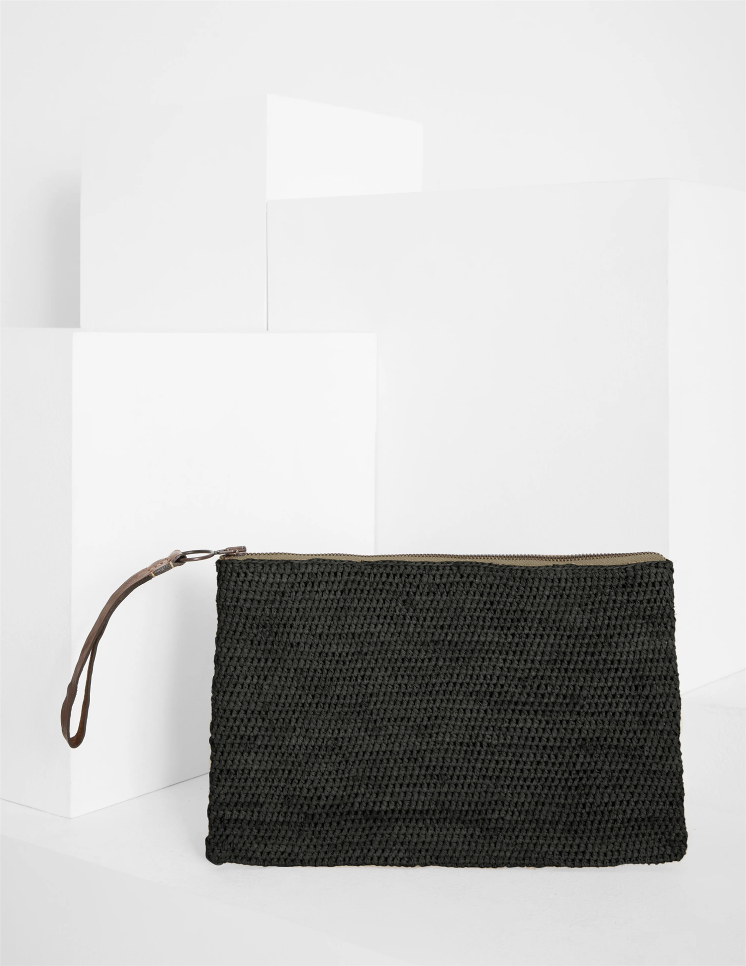 Clutch - Ampy Black