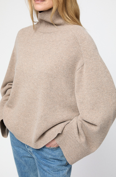 Genser - Cape Cod Turtleneck Sweater Wheat