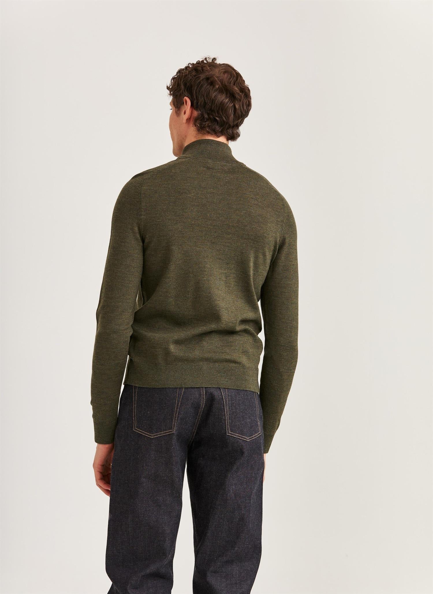 Genser - Merino John Zip Olive