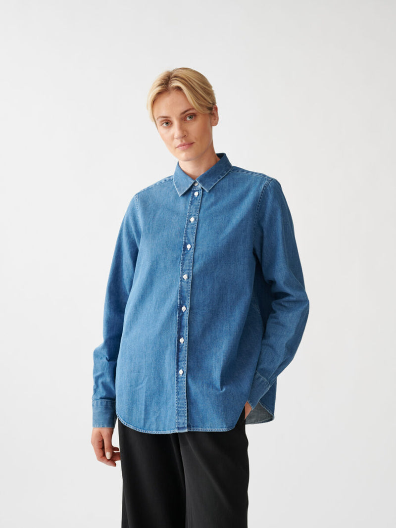 Skjorte - A-Shape Oversized Shirt Washed Mid Blue Denim