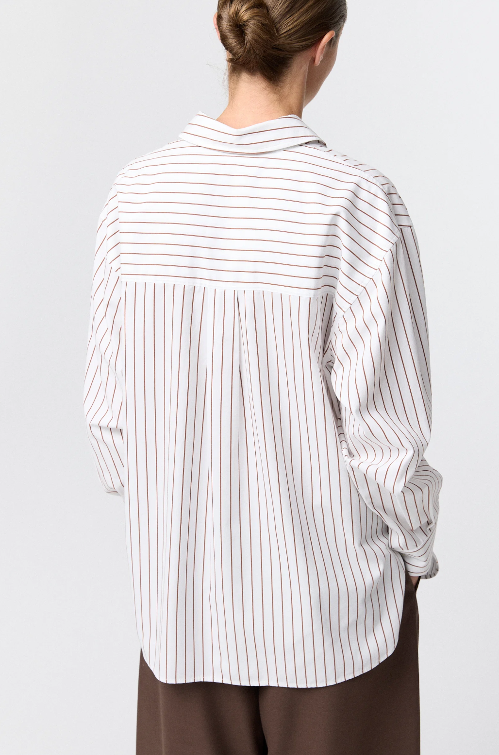 Skjorte - Coastal Shirt White And Caramel Pinstripe